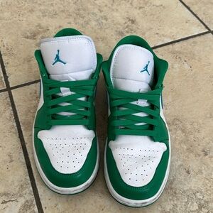 Women’s Nike Air Jordan 1 low size 9.5